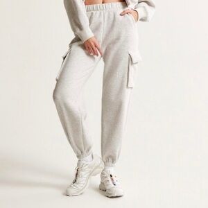 Women's Abercrombie Gray Cargo Joggers